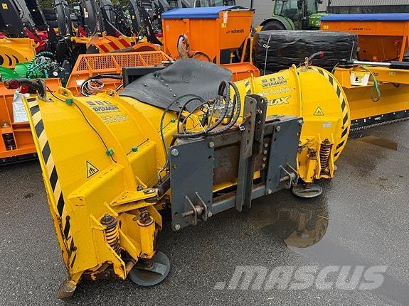   Lâminas de neve e arados