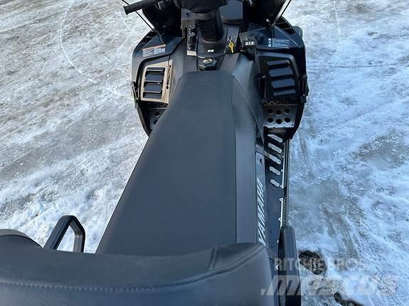 Yamaha Viking 5 Motas de Neve
