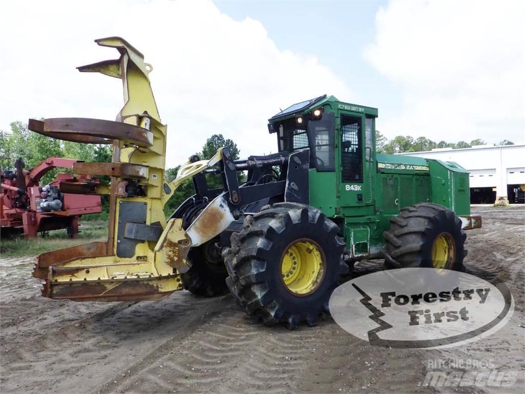 John Deere 843K Cegadeiras