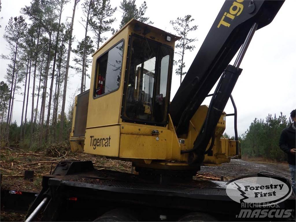 Tigercat 234B Carregadores