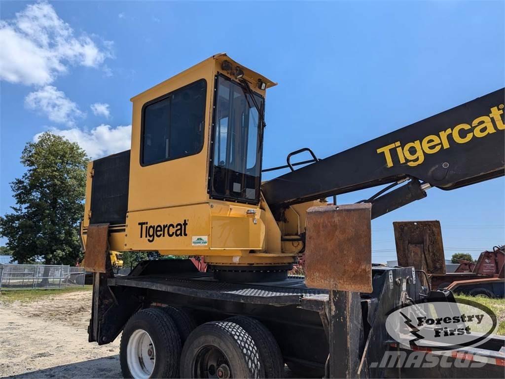 Tigercat 234B Carregadores
