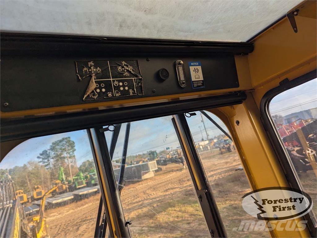 Tigercat 234B Carregadores