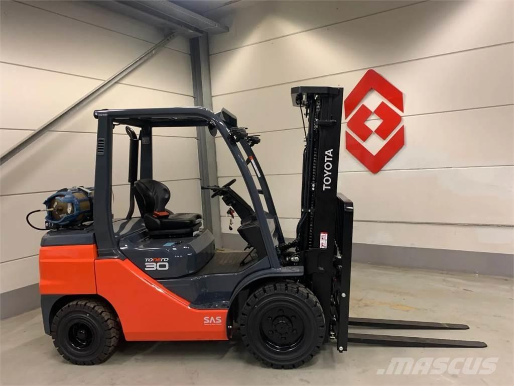 Toyota 02-8FGF30 Empilhadores a gás