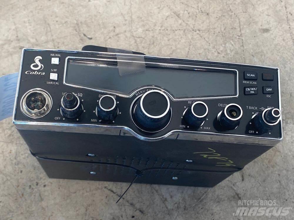 Cobra 29LX Electrónica