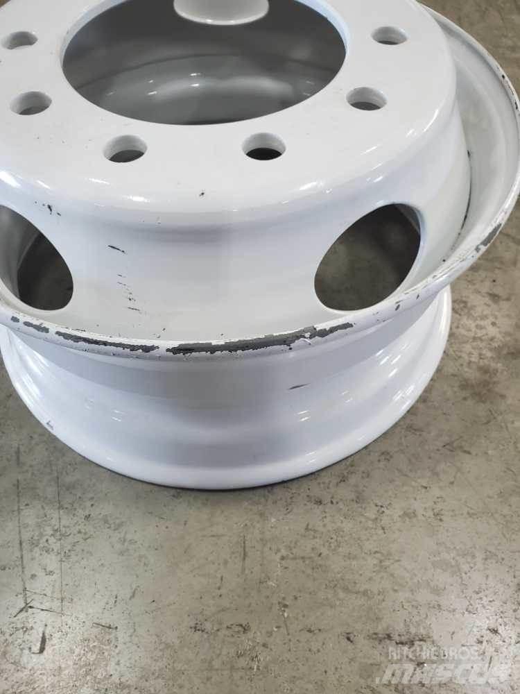 Ford F750 Pneus
