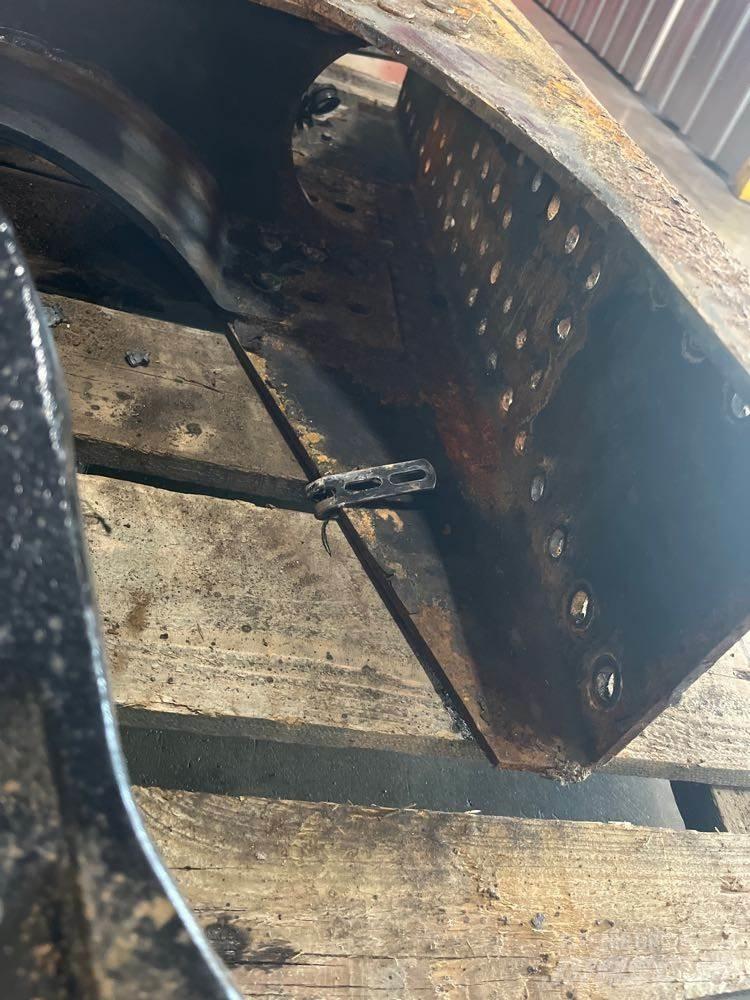 Mack  Chassis e suspensões