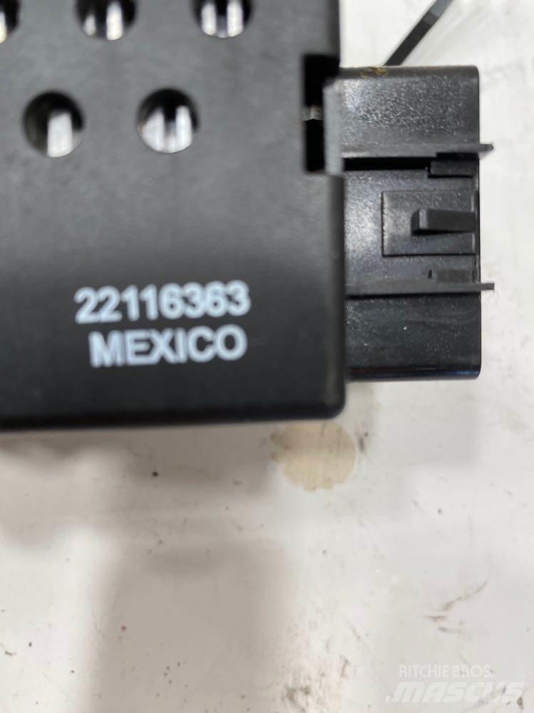 Mack CXU Electrónica