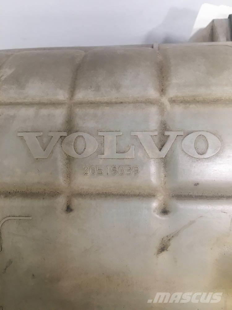 Volvo VNL Transportes - Outros
