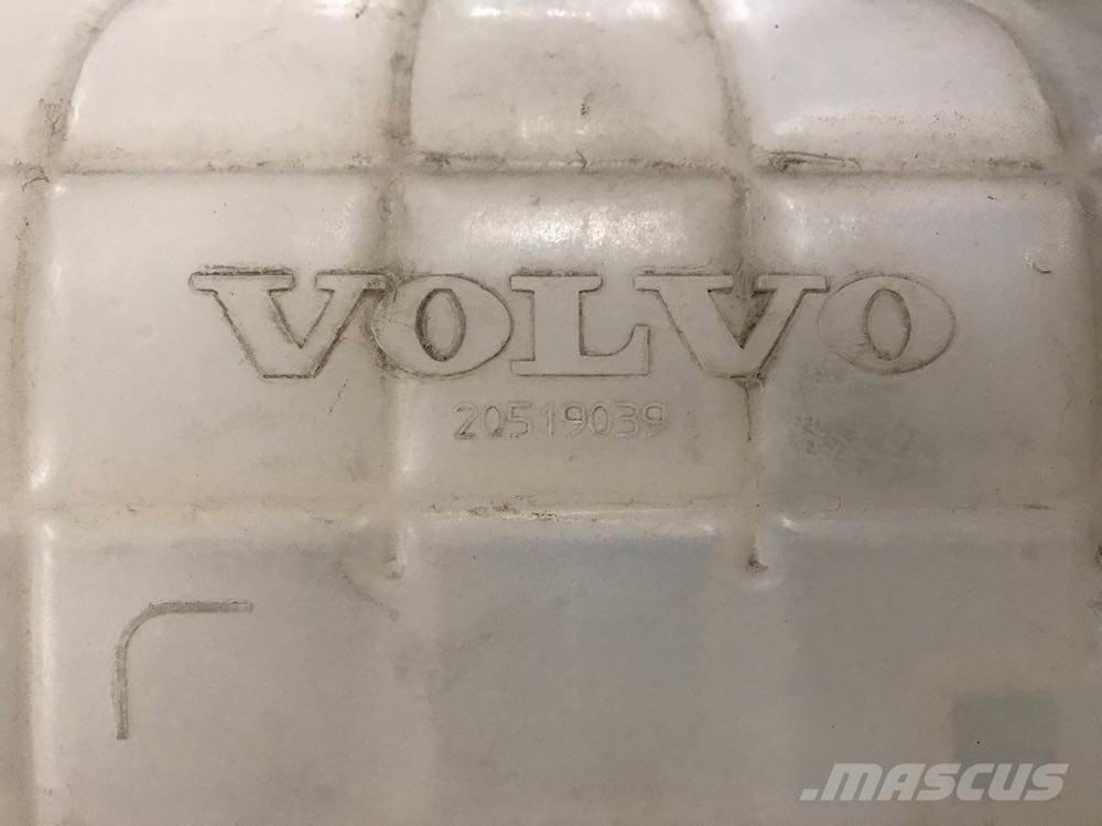 Volvo VNL Transportes - Outros
