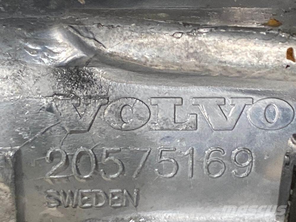 Volvo VNL Transportes - Outros
