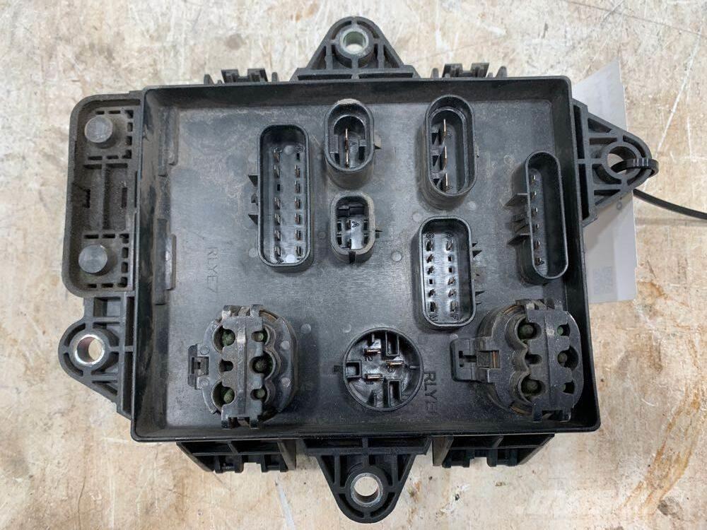 Volvo VNL Electrónica