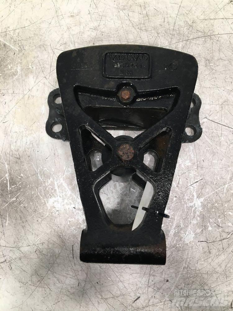 Volvo WCA Chassis e suspensões
