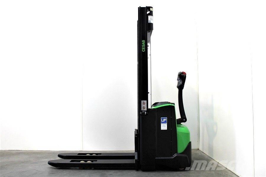 Cesab S 212 / 330 Empilhador para operador externo