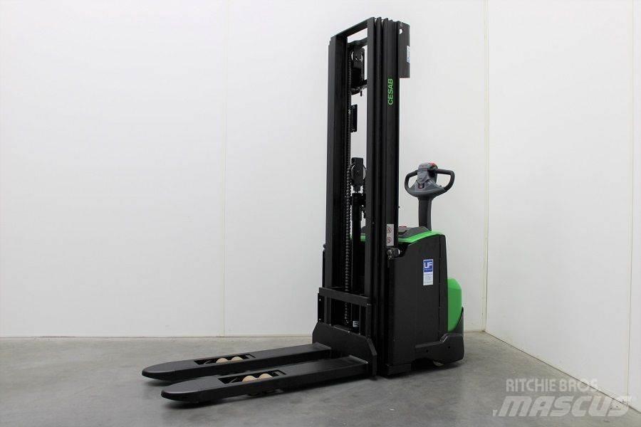 Cesab S 212 / 450 Empilhador para operador externo