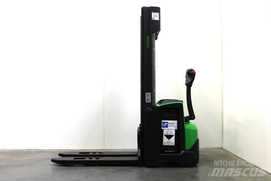 Cesab S 214 / 445 Empilhador para operador externo