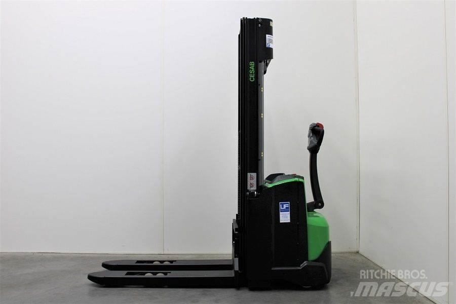 Cesab S 214 / 445 Empilhador para operador externo