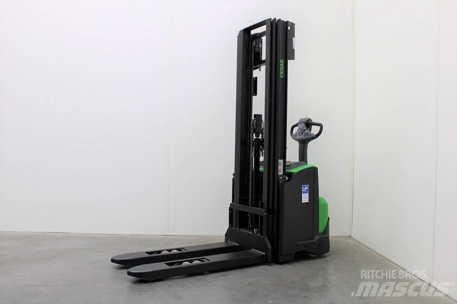Cesab S 214 / 445 Empilhador para operador externo