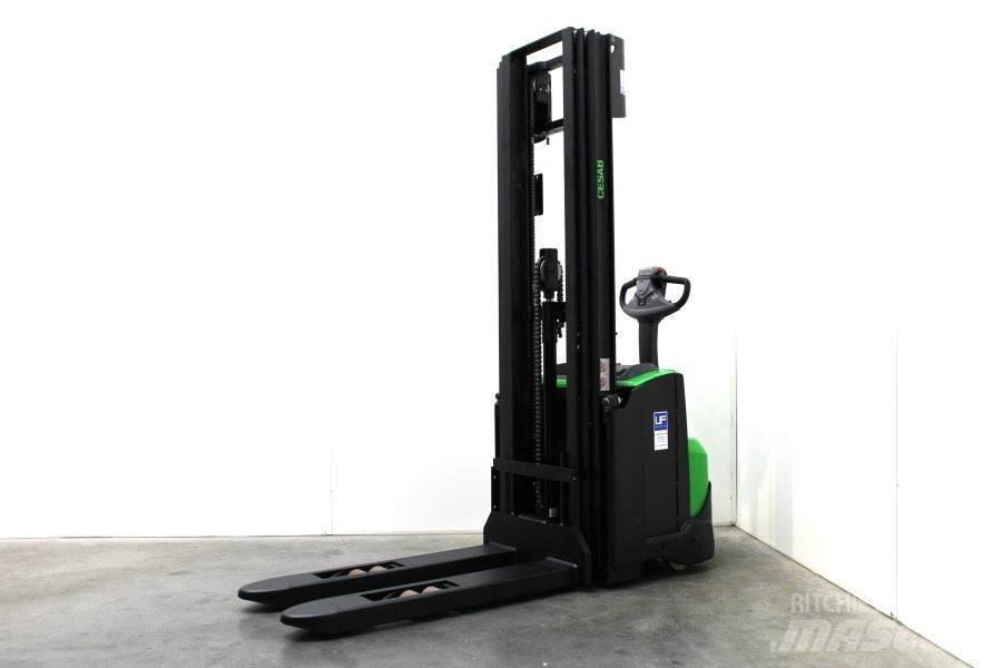 Cesab S 214 / 475 Empilhador para operador externo