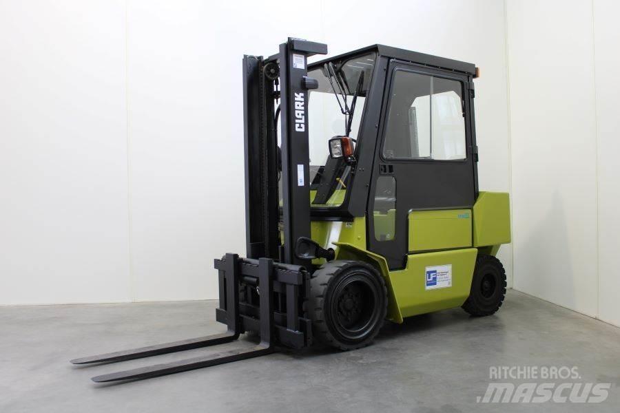 Clark DPM 30 Empilhadores Diesel