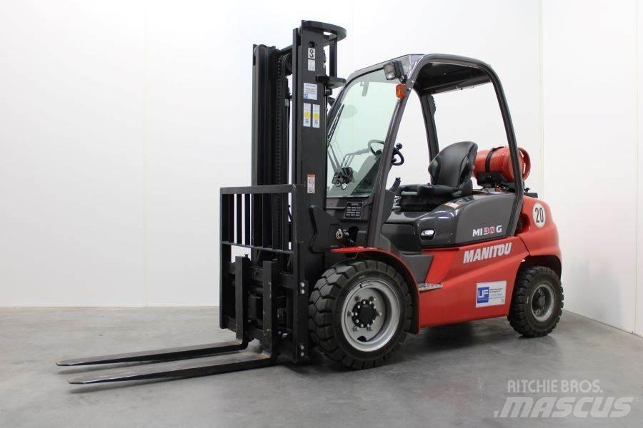 Manitou MI 30 G Empilhadores a gás