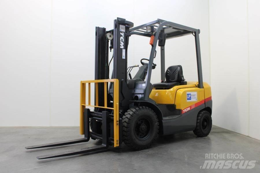 TCM FD 25 T 3 Empilhadores Diesel