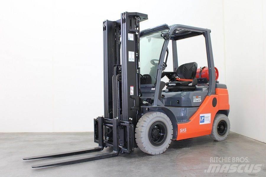 Toyota 02-8FGF25 Empilhadores a gás