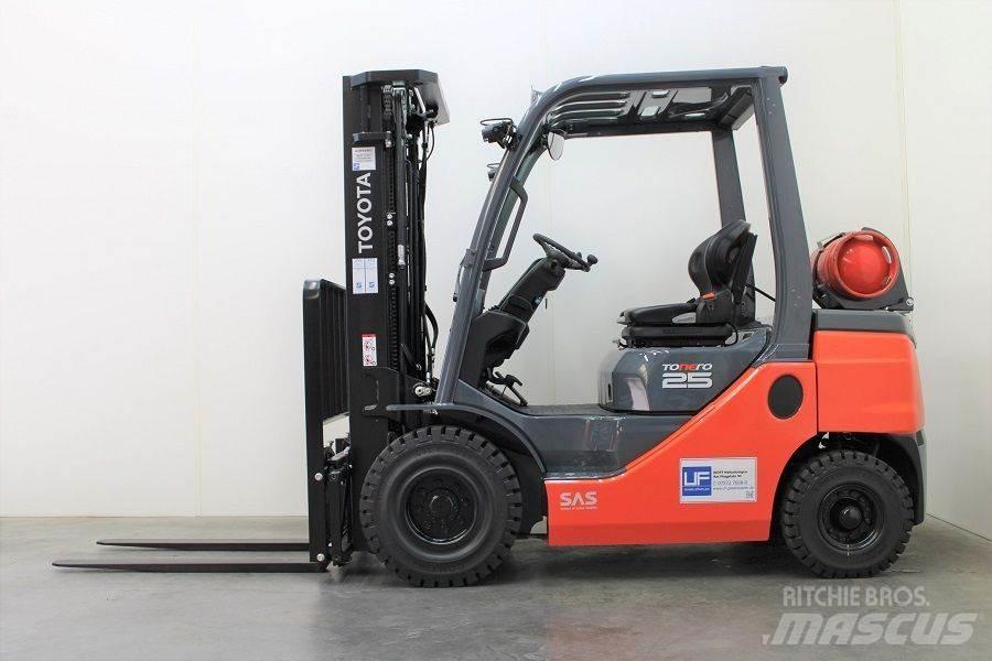 Toyota 02-8FGF25 Empilhadores a gás