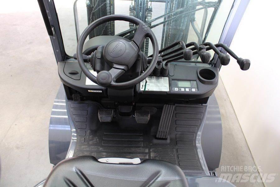 Toyota 02-8FGF25 Empilhadores a gás