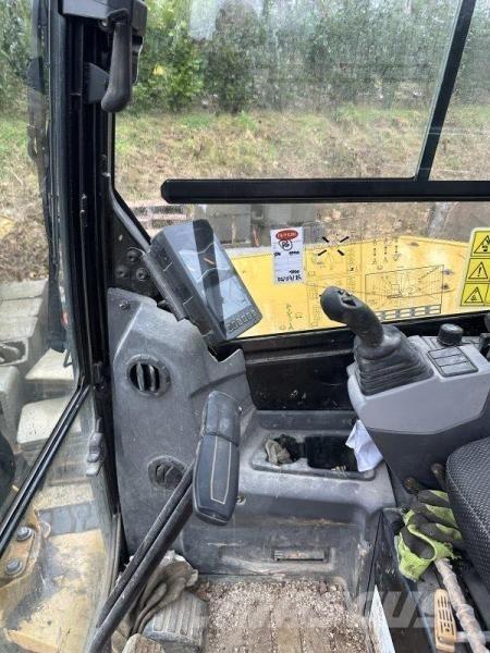 CAT 305C R Miniescavadeiras
