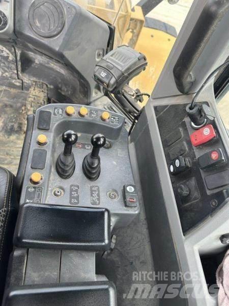 CAT 966M XE Carregadeiras de rodas