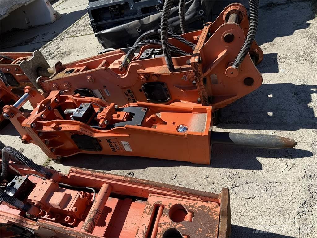 NPK GH-7 HAMMER Martelos de quebragem