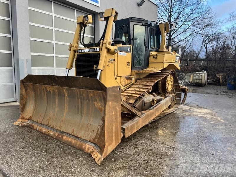 CAT D 6 T Dozers - Tratores rastos