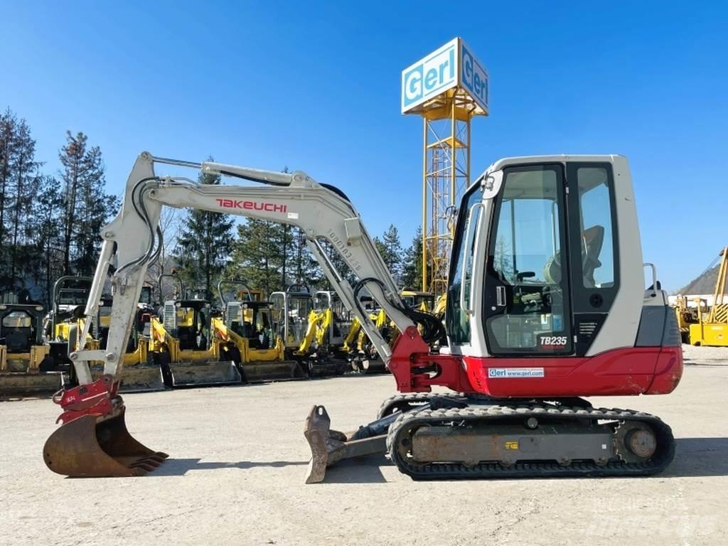 Takeuchi TB235 Miniescavadeiras