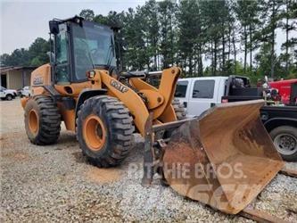 CASE 621F Carregadeiras de rodas