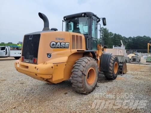 CASE 621F Carregadeiras de rodas