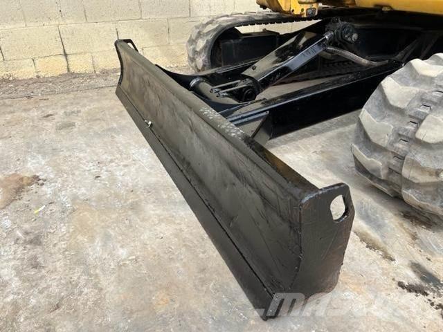 CAT 304E2 CR Miniescavadeiras
