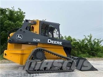 John Deere 323E Minicarregadeiras