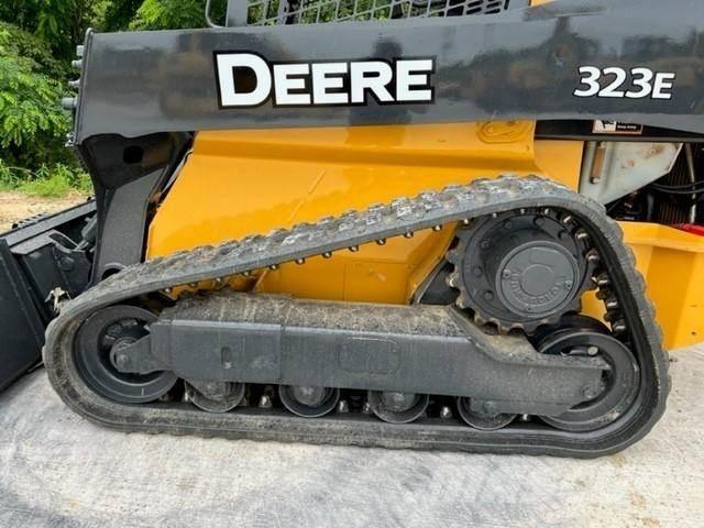John Deere 323E Minicarregadeiras