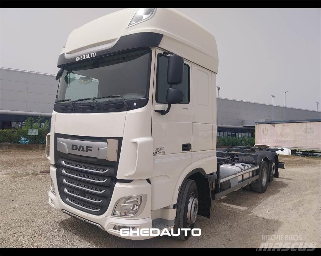 DAF DAF Caminhões de caixa fechada