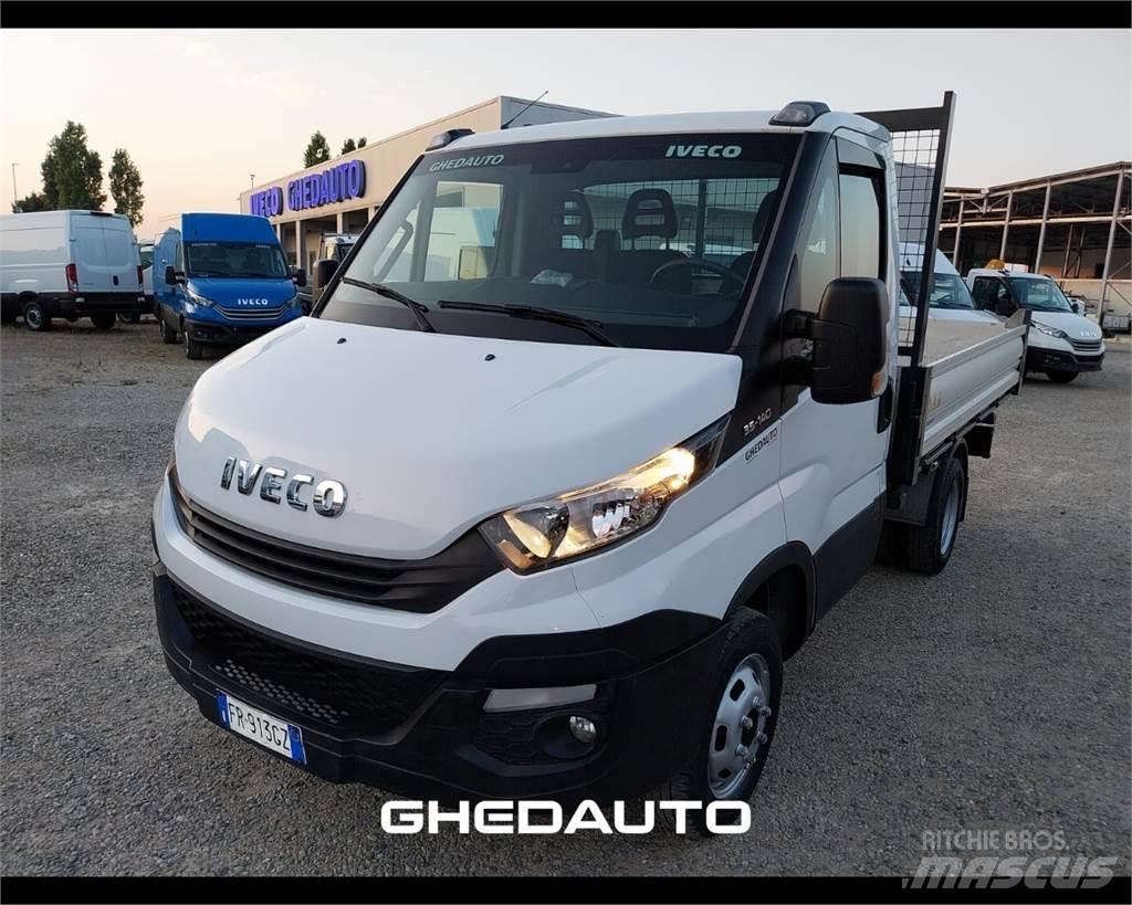 Iveco 35C14 Caixa fechada
