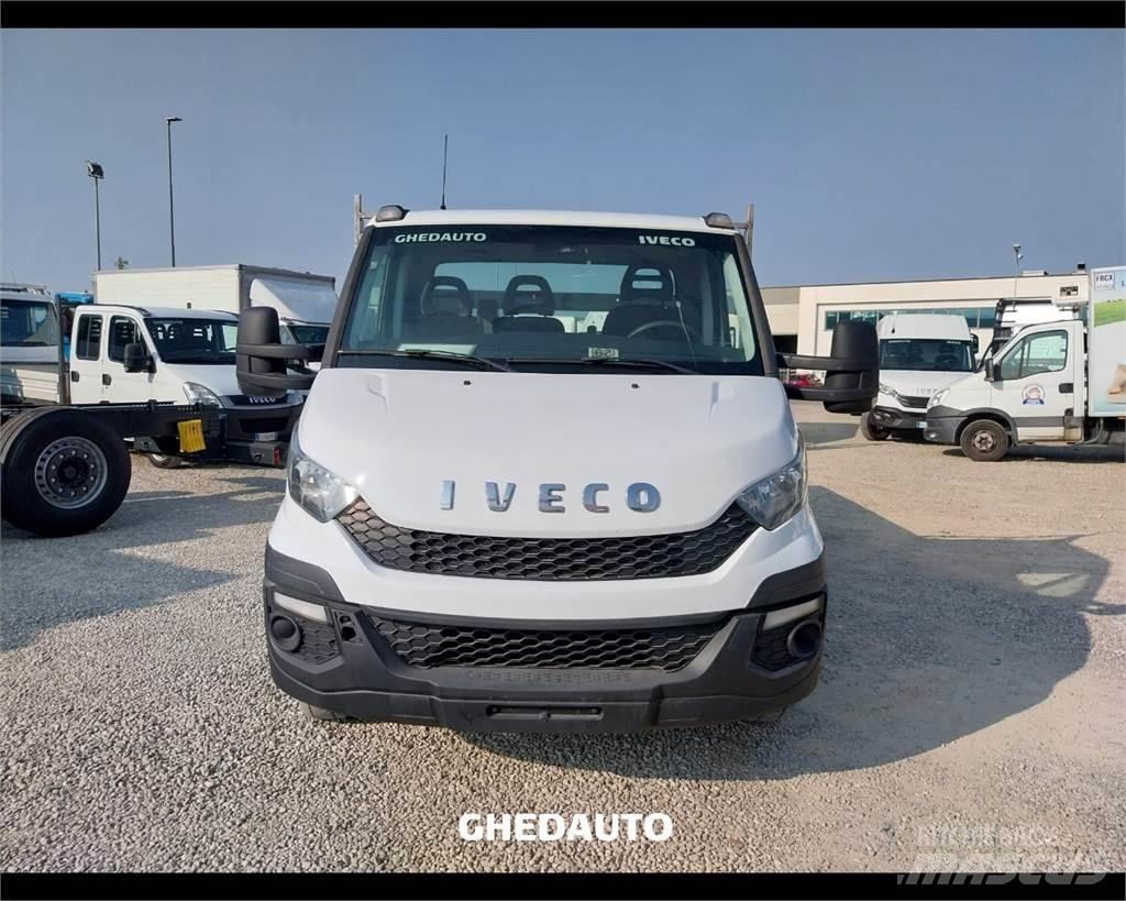 Iveco 35C15 Caixa fechada
