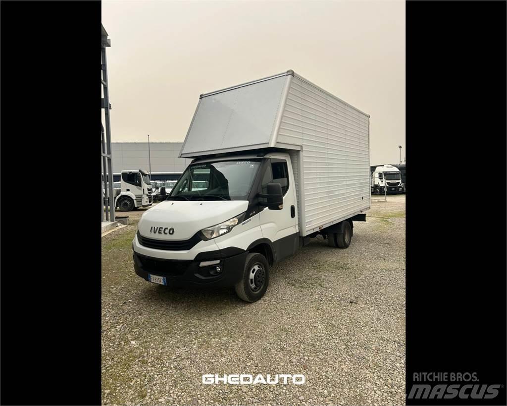 Iveco 35C18 Caixa fechada