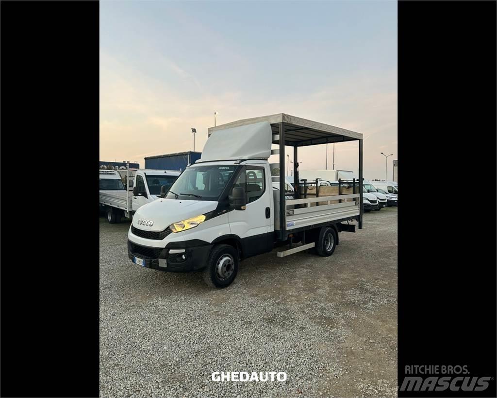 Iveco 65C15 Caminhões de caixa fechada