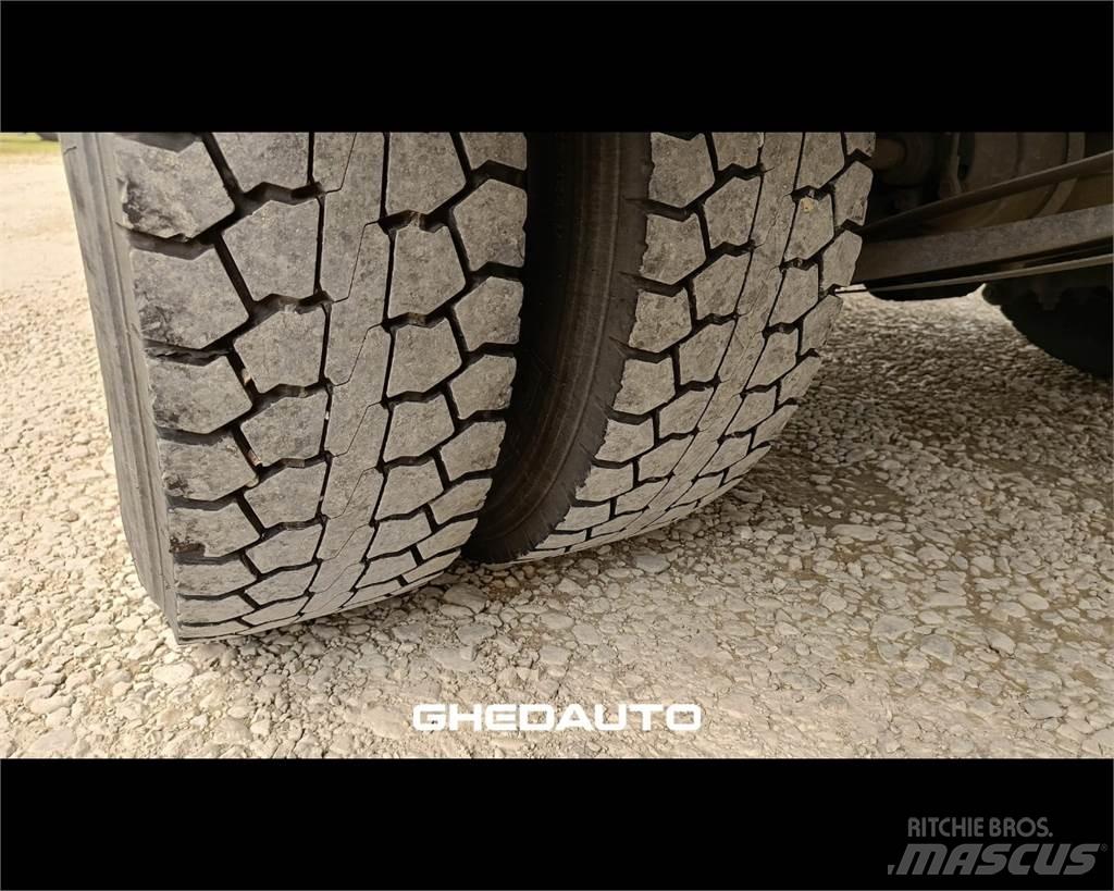 Iveco 70C17 Caminhões de caixa fechada
