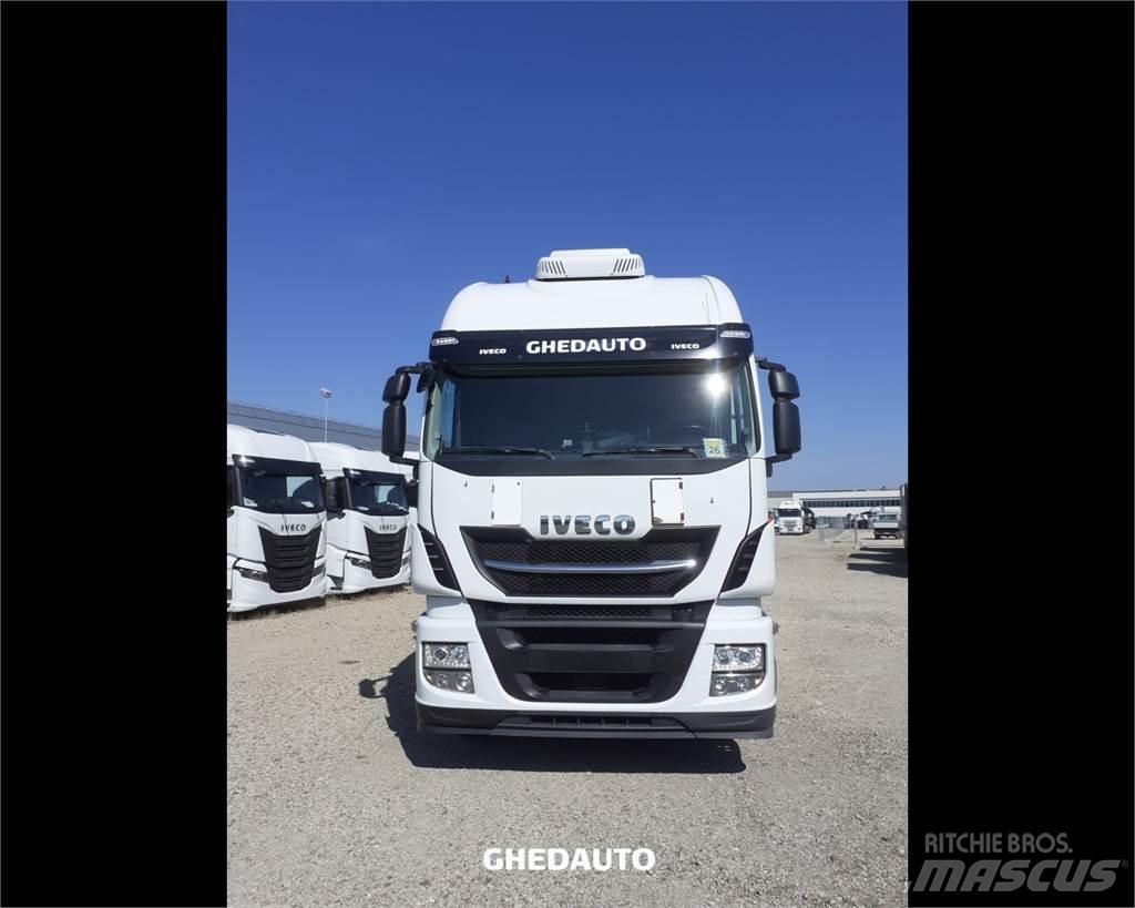 Iveco AS260S48Y Caminhões de caixa fechada