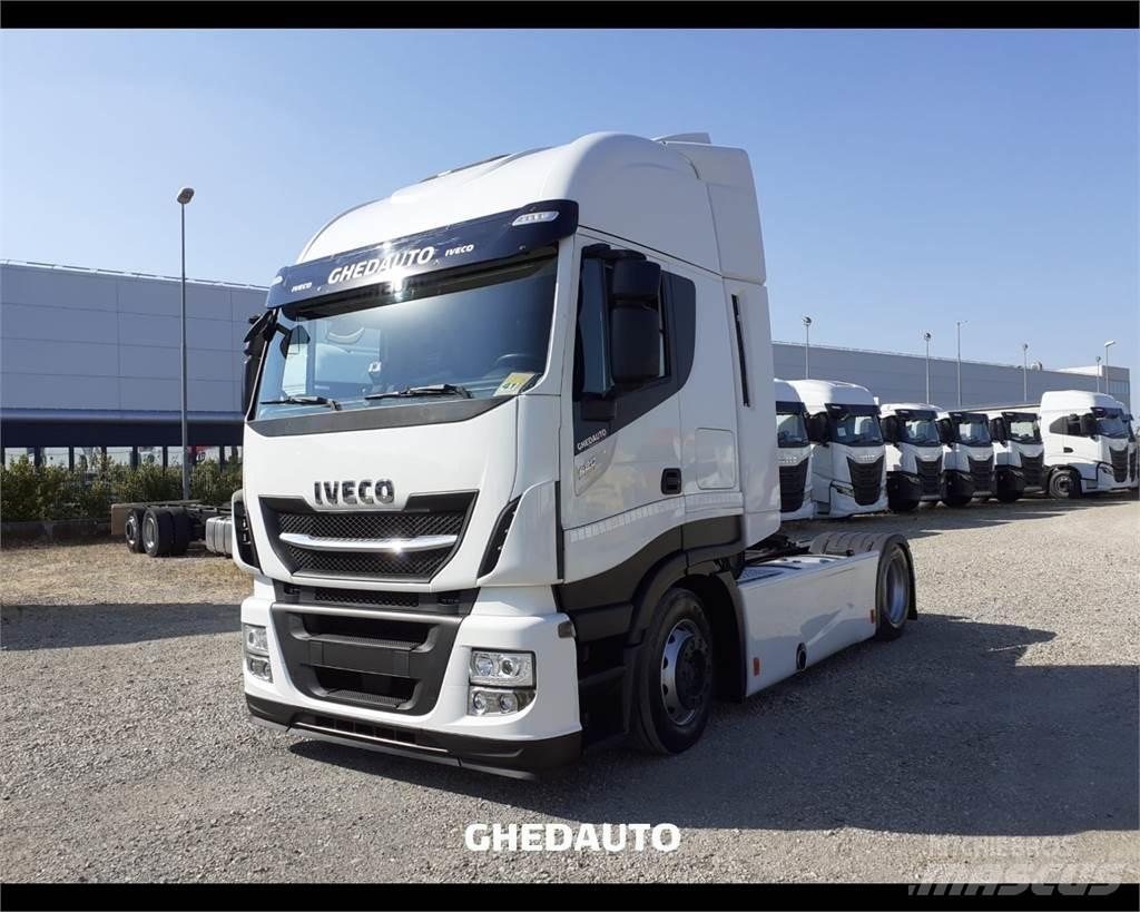 Iveco AS440S48 Caminhões de caixa fechada