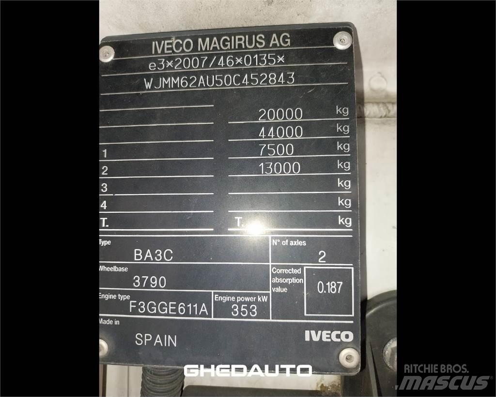 Iveco AS440S48 Caminhões de caixa fechada
