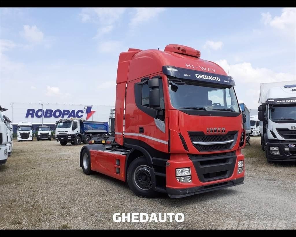 Iveco AS440S48T/P Caminhões de caixa fechada