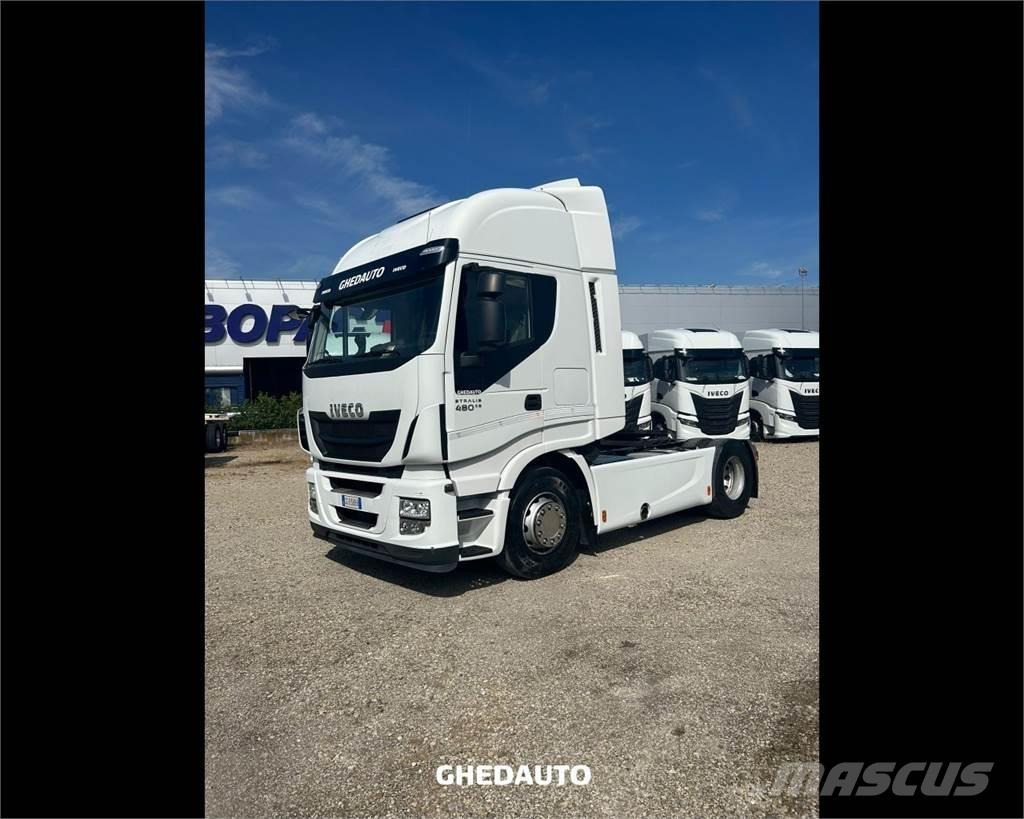 Iveco AS440S48T/P Caminhões de caixa fechada