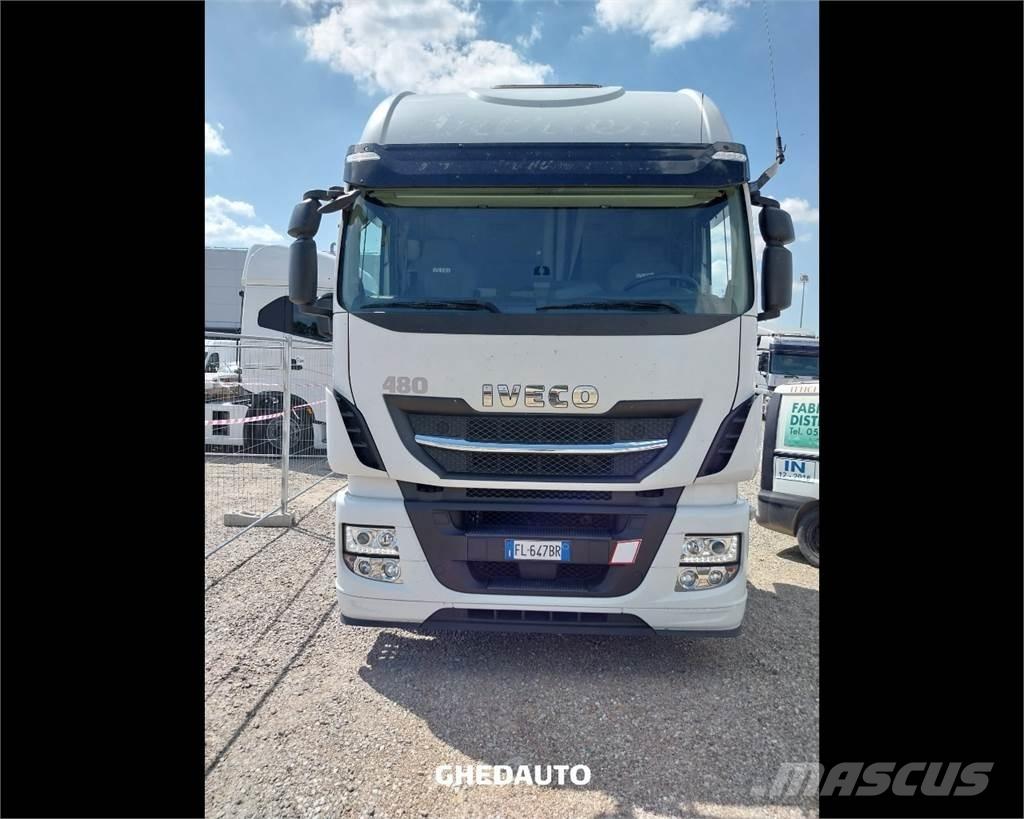 Iveco AS440S48T/P Caminhões de caixa fechada